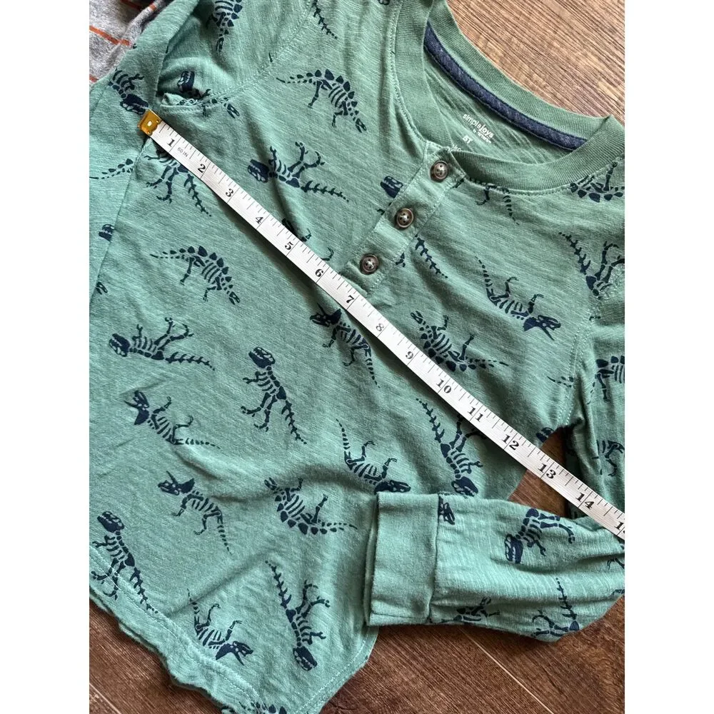 Simple Joys by Carter's 5T shirt lot